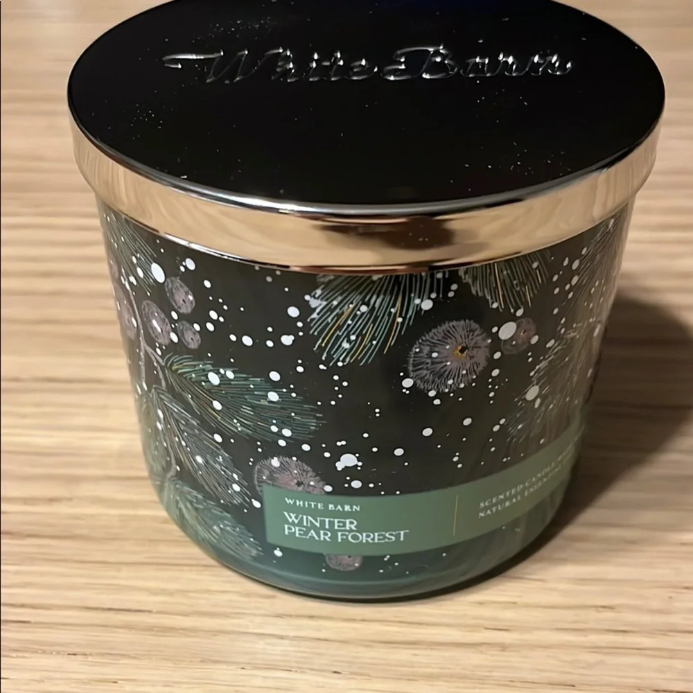 Bath & Body Works 3 Wick Candle. Winter Pear Forest.